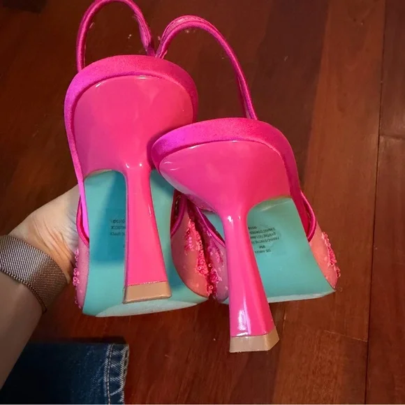 BNWOB Betsy Johnson Nikki Embroidered Sling Back Pumps 9 Fushia Pink Beaded - Picture 6 of 11